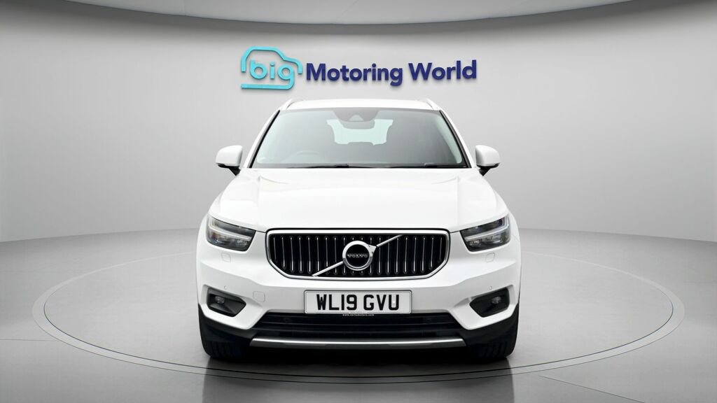 Volvo XC40 Inscription Pro WL19GVU White #2