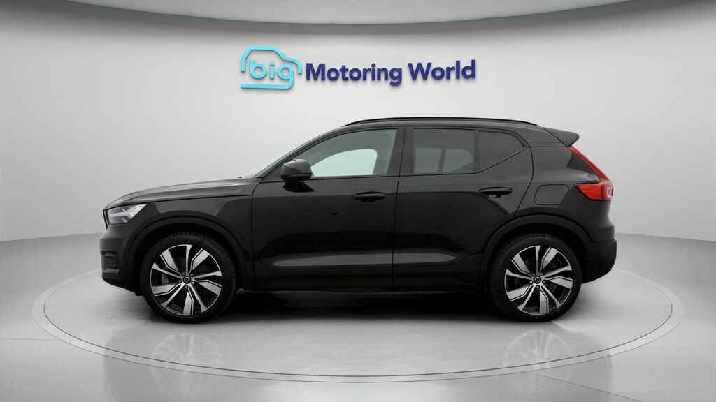 Volvo XC40 Ultimate Black #4