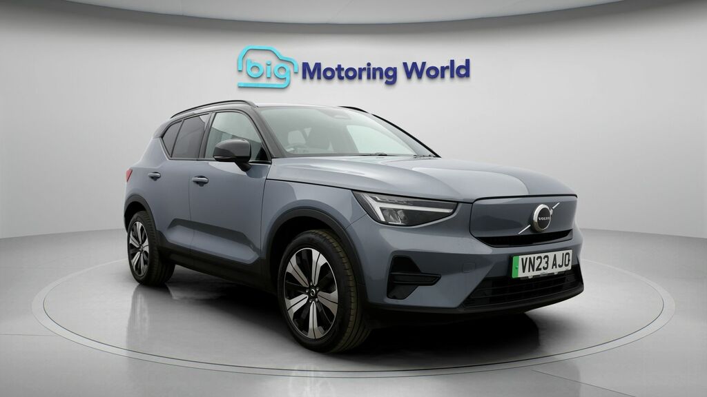 Volvo XC40 Core Grey