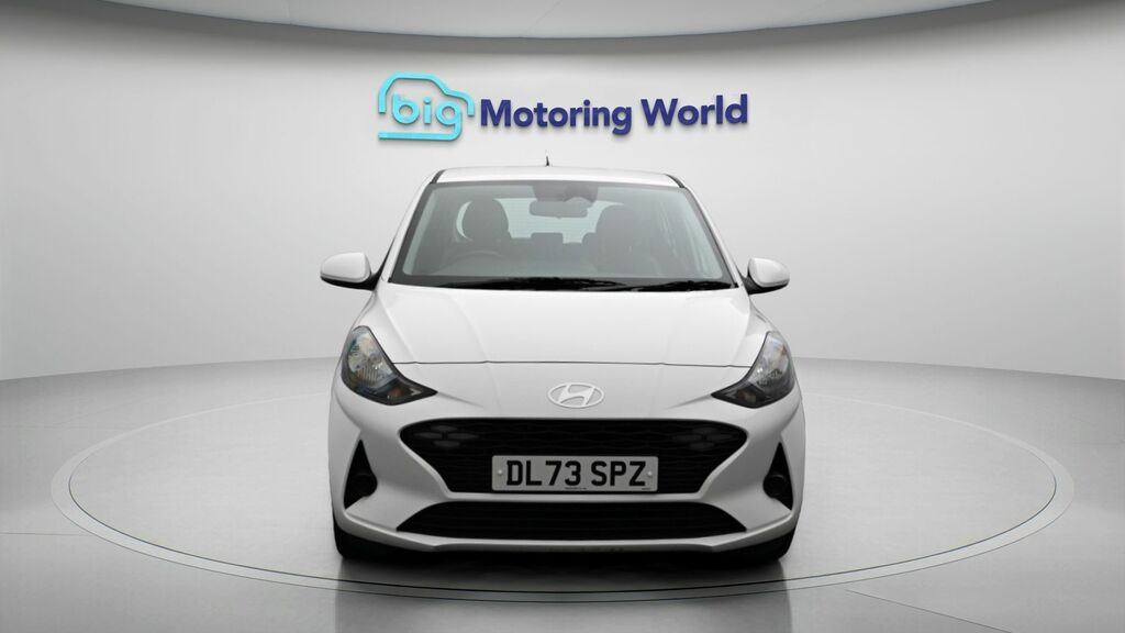 Hyundai I10 Advance DL73SPZ White #2