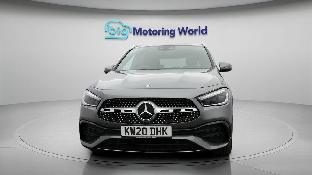 Mercedes-Benz GLA Class Amg Line Grey #2
