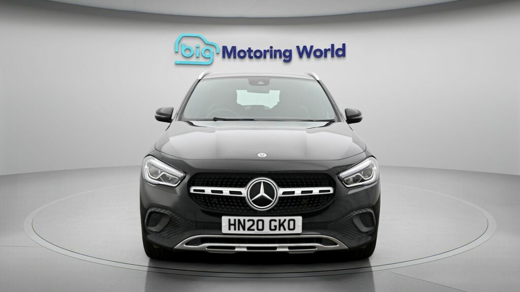 Mercedes-Benz GLA Class Sport Black #2