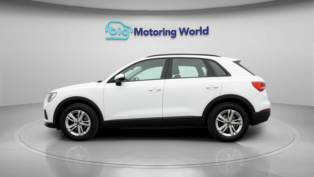 Audi Q3 Technik White #4