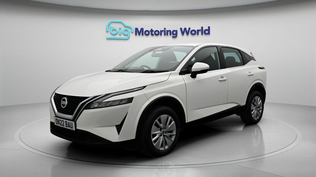 Nissan Qashqai Visia White #3