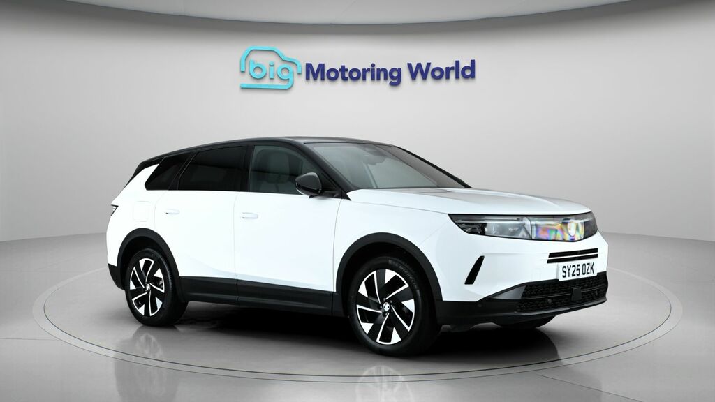 Vauxhall Grandland Ultimate White
