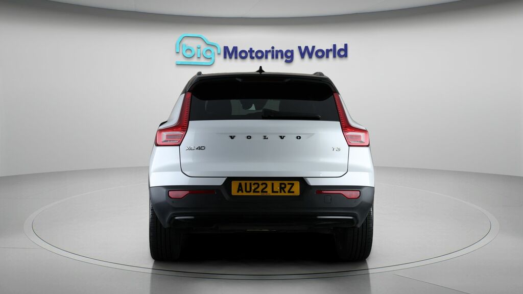 Volvo XC40 R-design AU22LRZ White #6