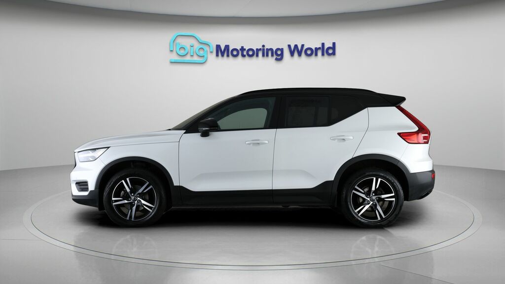 Volvo XC40 R-design AU22LRZ White #4