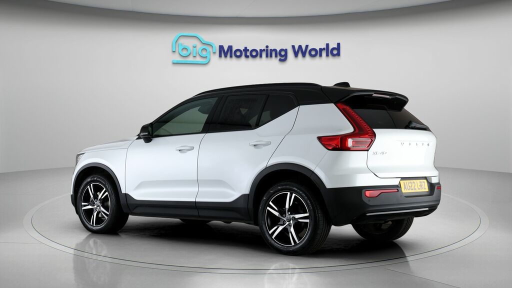 Volvo XC40 R-design AU22LRZ White #5