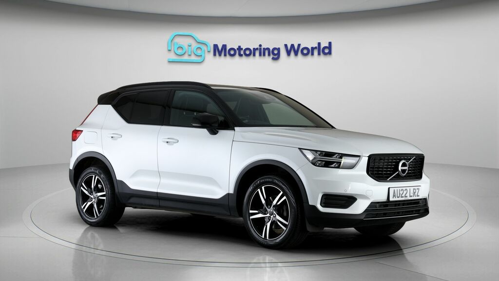 Volvo XC40 R-design White