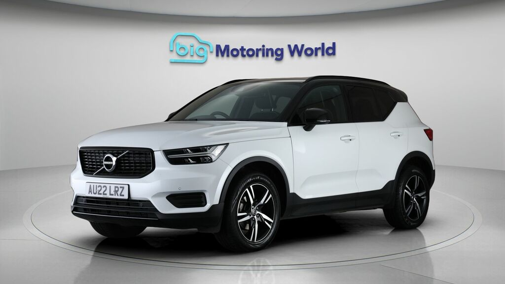 Volvo XC40 R-design AU22LRZ White #3