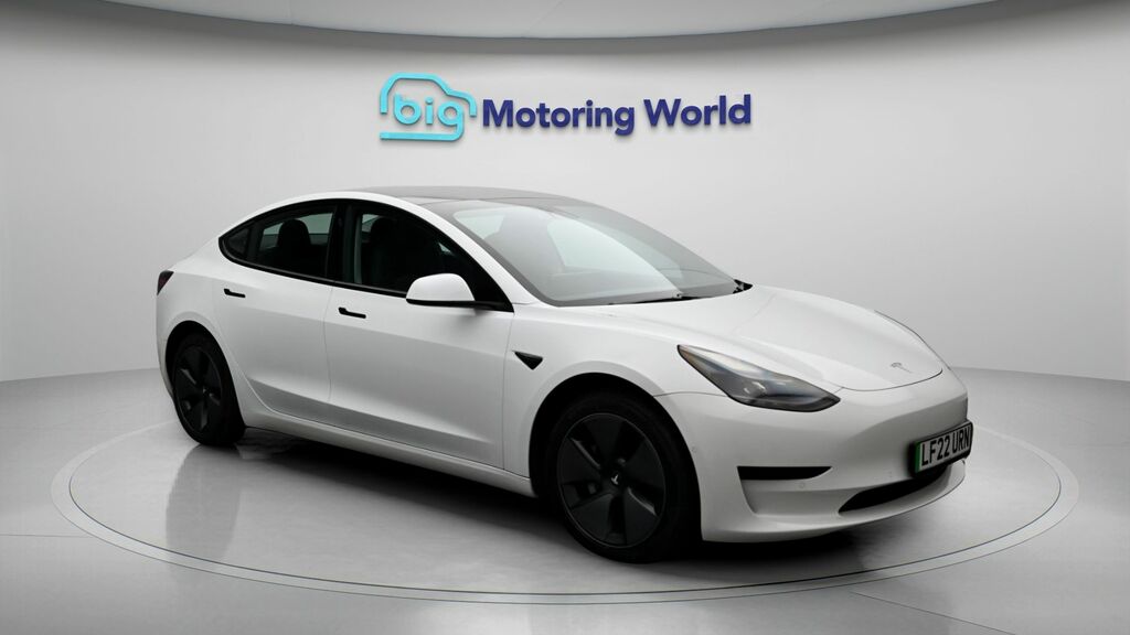 Tesla Model 3 Standard Range Plus White