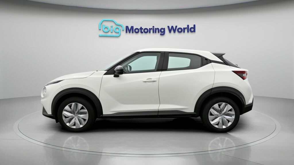 Nissan Juke Acenta White #4