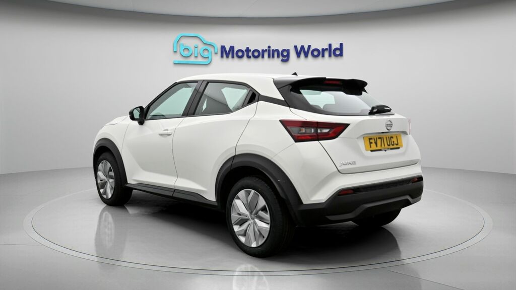 Nissan Juke Acenta White #5