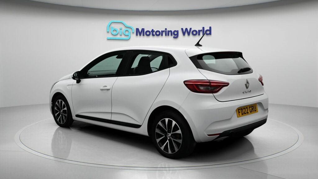Renault Clio Iconic Edition FD22GRU White #5