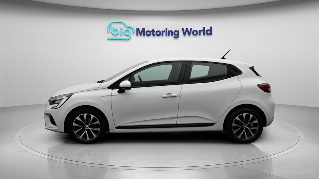 Renault Clio Iconic Edition FD22GRU White #4