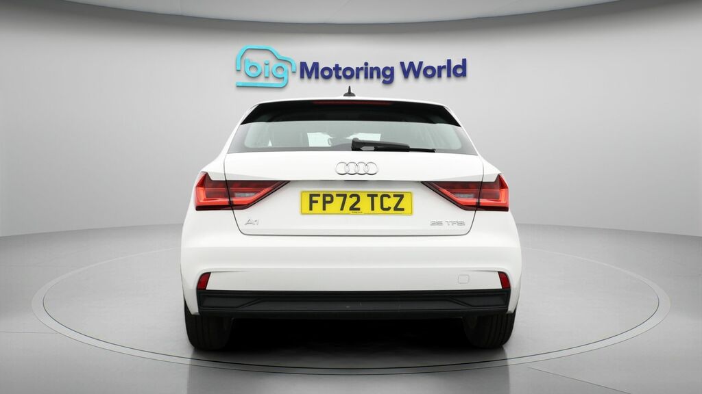 Audi A1 Technik White #6