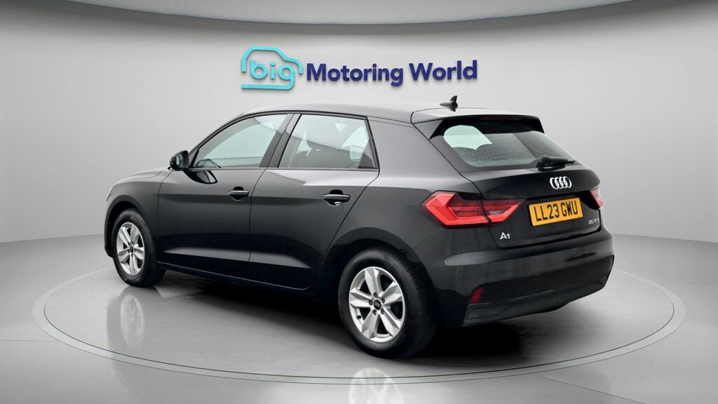 Audi A1 Technik Black #5
