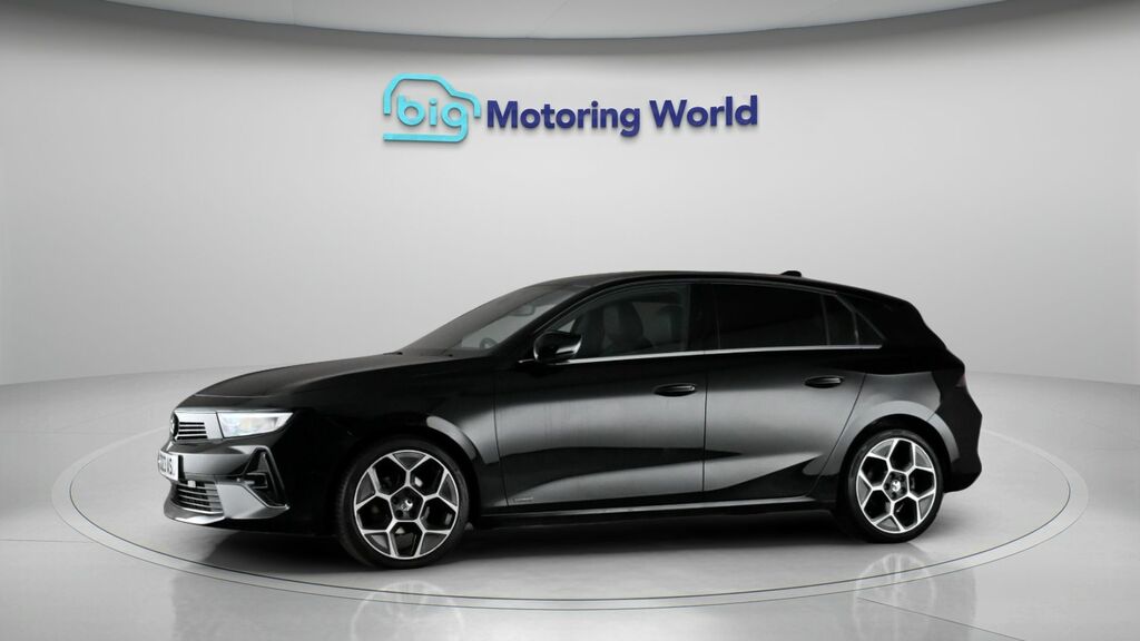 Vauxhall Astra Ultimate Black #4