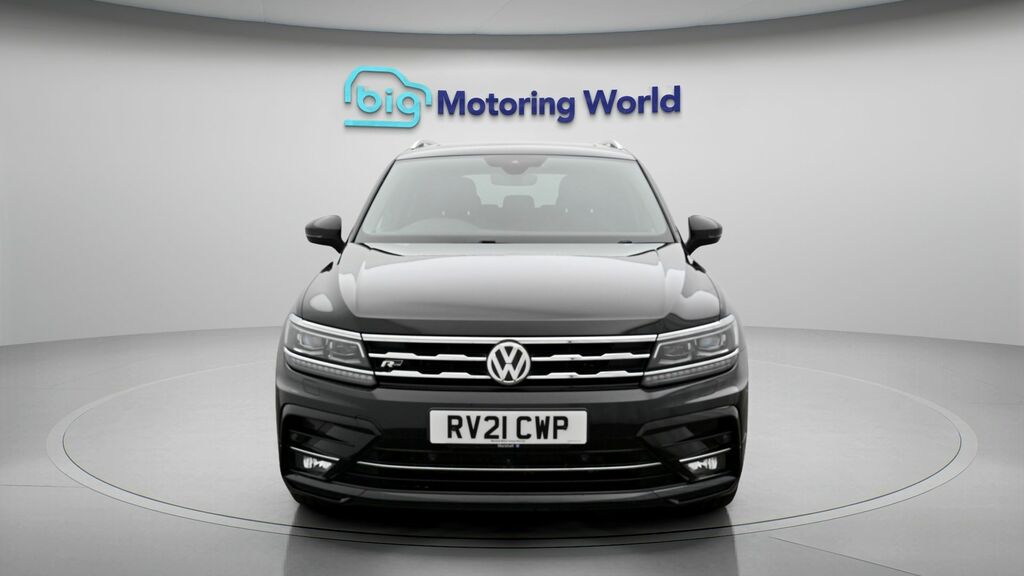 Volkswagen Tiguan Allspace R-line Tech RV21CWP Black #2