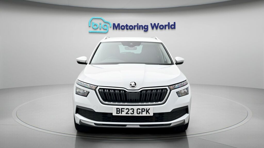 Skoda Kamiq Se L Executive BF23GPK White #2
