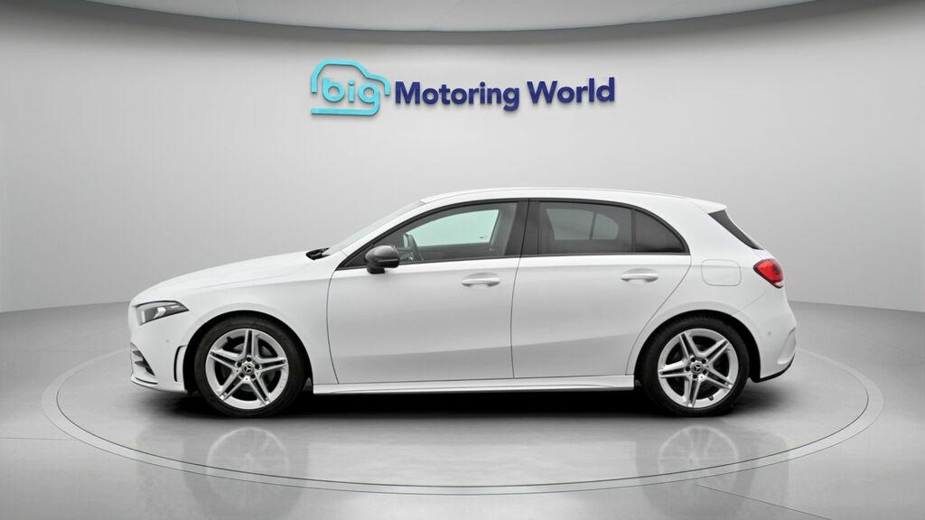 Mercedes-Benz A Class Amg Line WF72NKK White #4