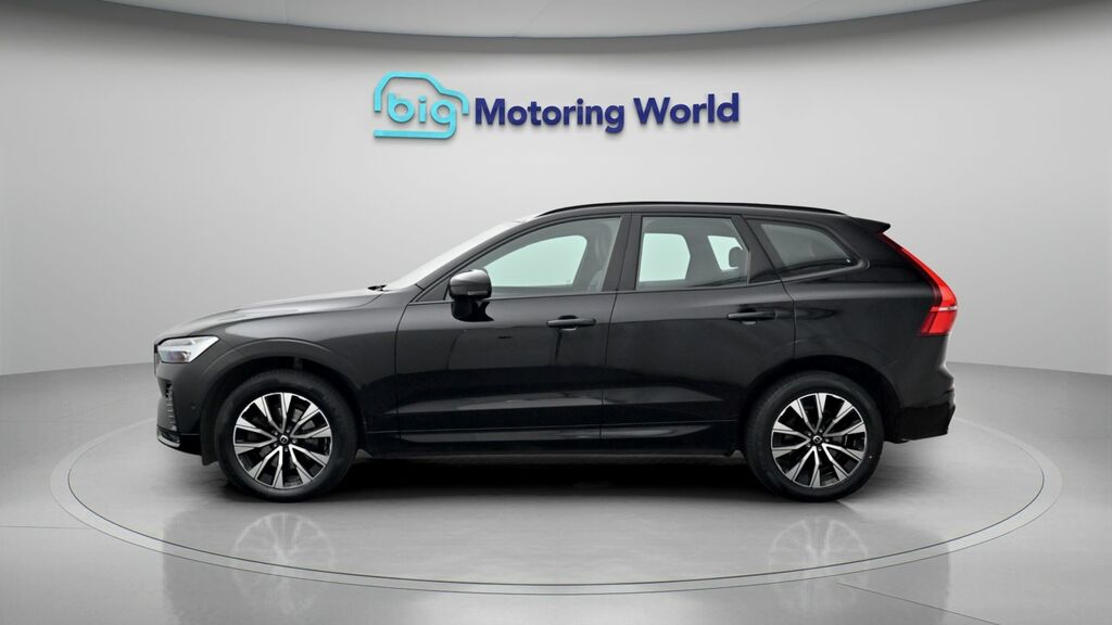 Volvo XC60 Plus Black #4