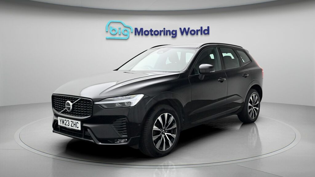 Volvo XC60 Plus Black #3