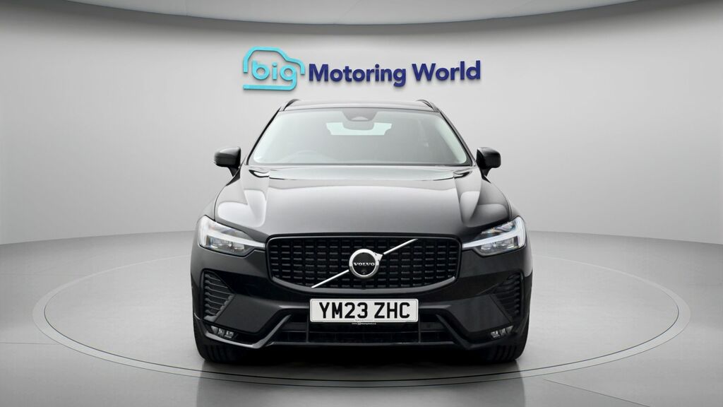 Volvo XC60 Plus Black #2