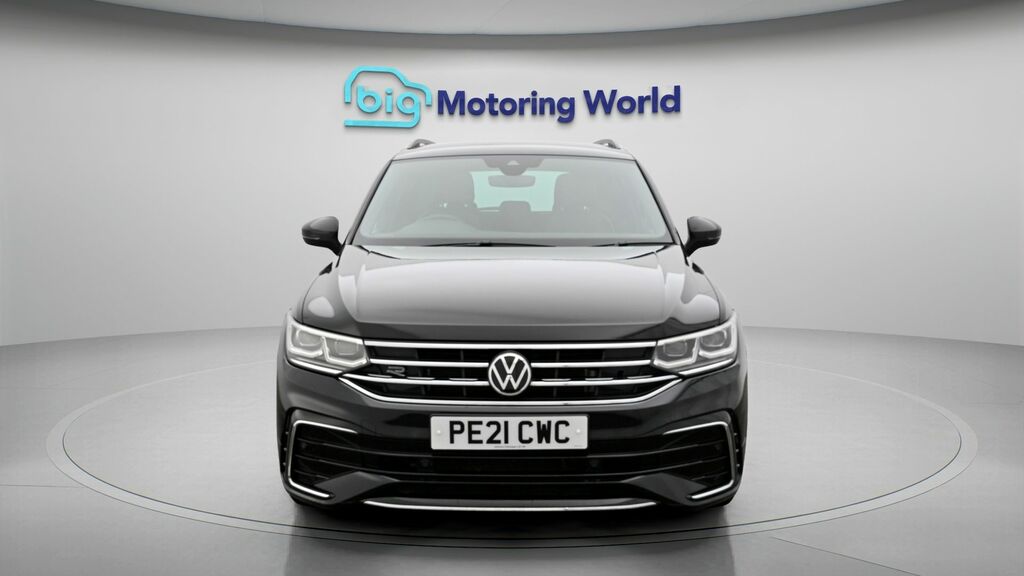 Volkswagen Tiguan R-line PE21CWC Black #2