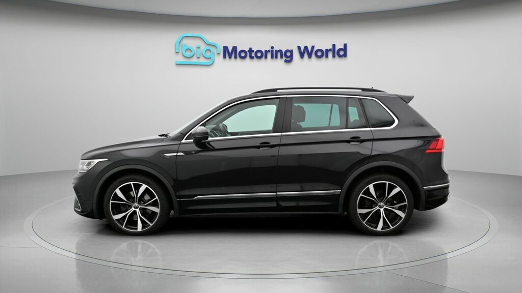 Volkswagen Tiguan R-line PE21CWC Black #4