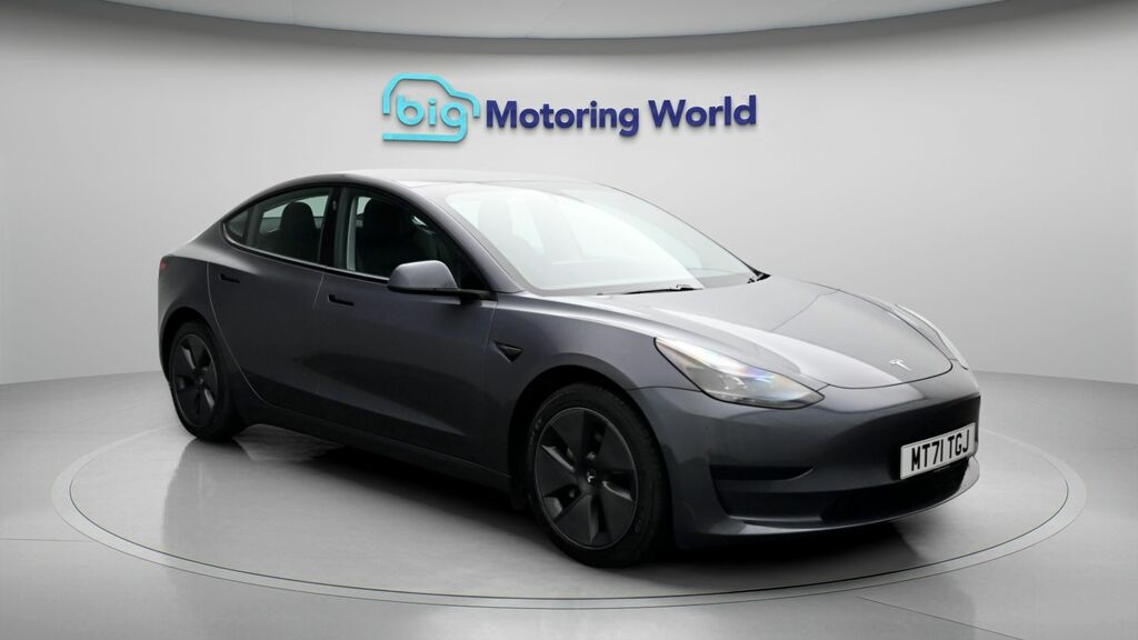 Tesla Model 3 Standard Range Plus Grey