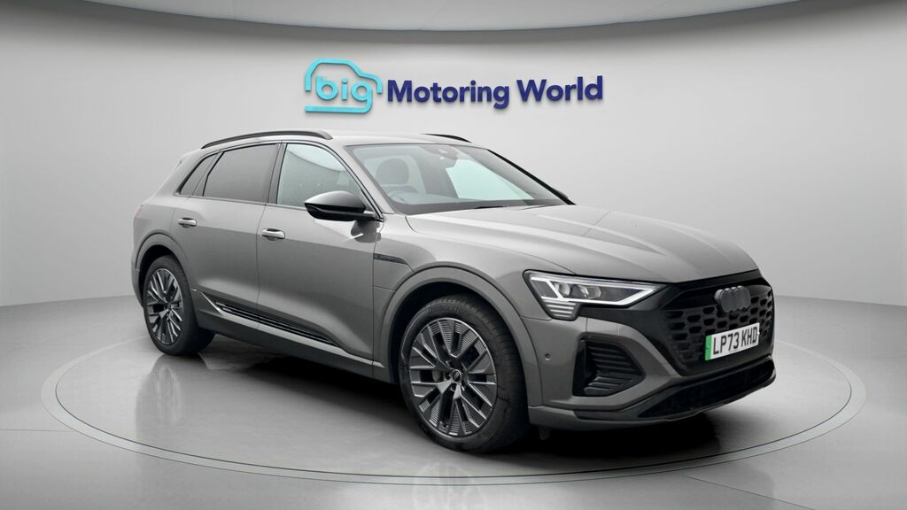 Audi Q8 e tron Black Edition Grey