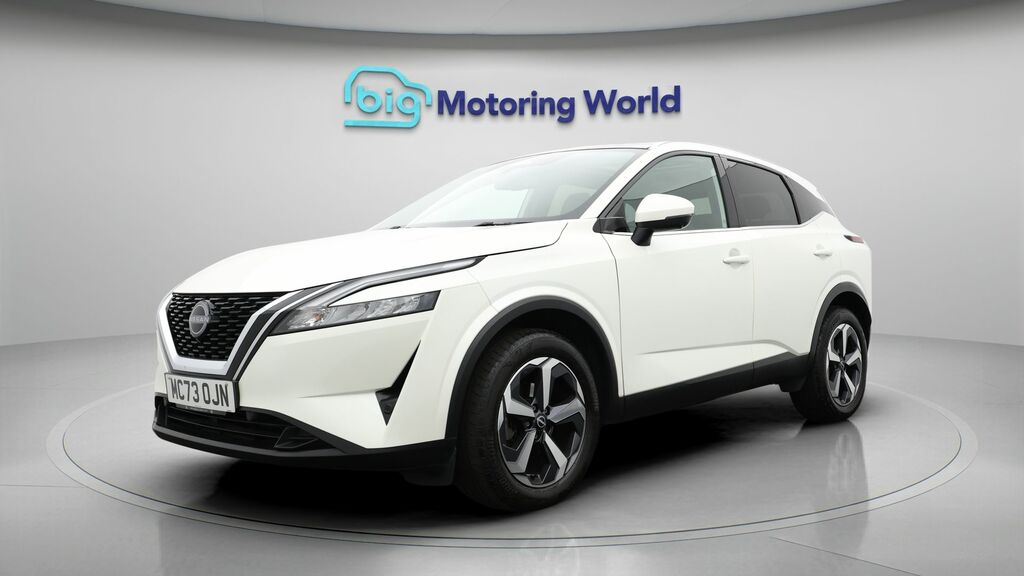 Nissan Qashqai N-connecta MC73OJN White #3