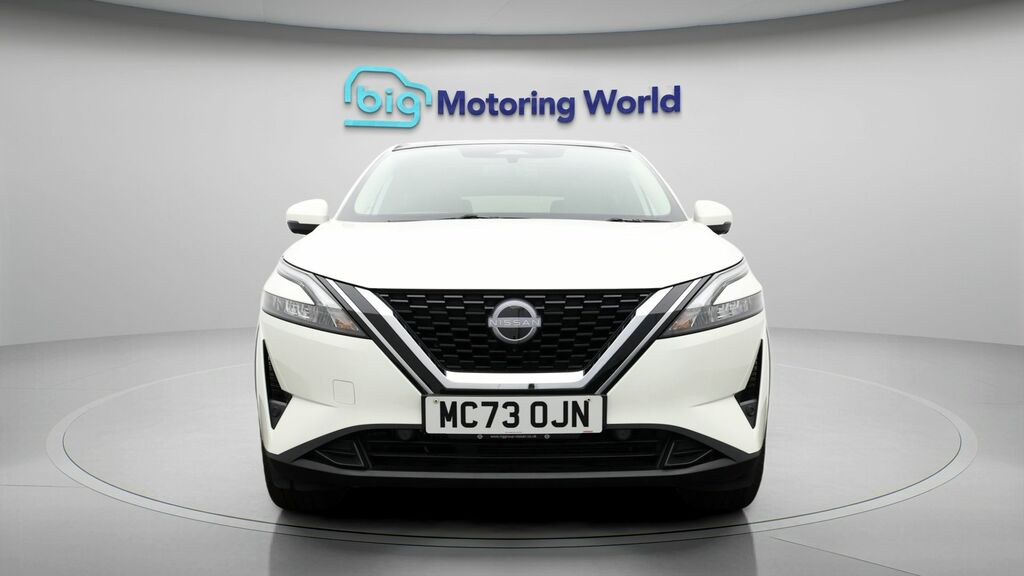 Nissan Qashqai N-connecta MC73OJN White #2