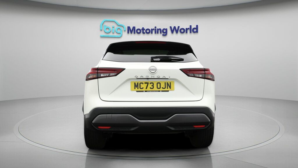 Nissan Qashqai N-connecta MC73OJN White #6