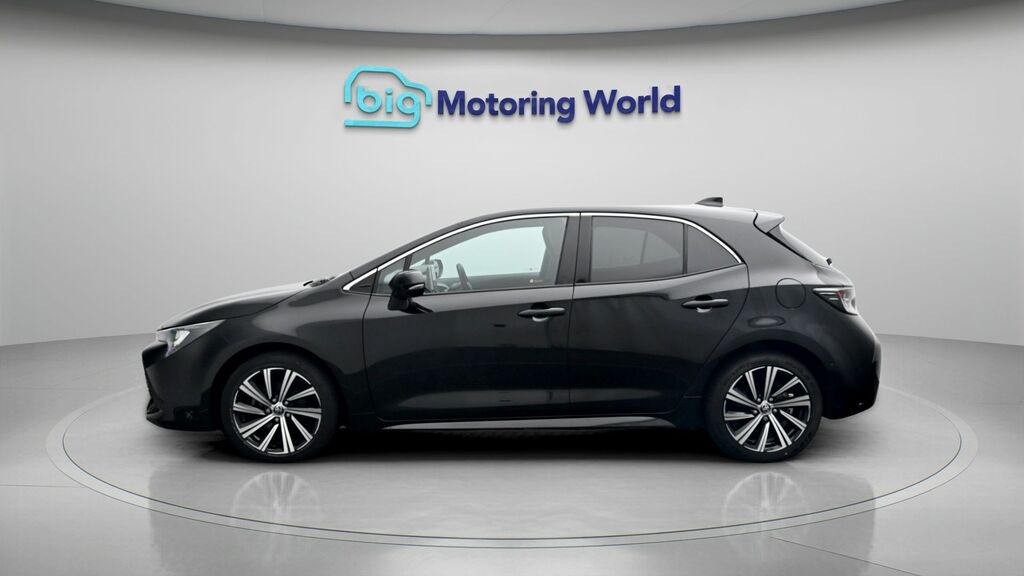 Toyota Corolla Design Black #4