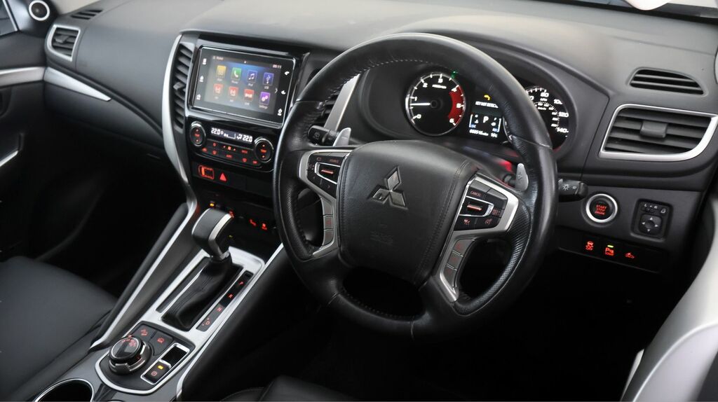 Mitsubishi Shogun Sport Di-d 3 #9