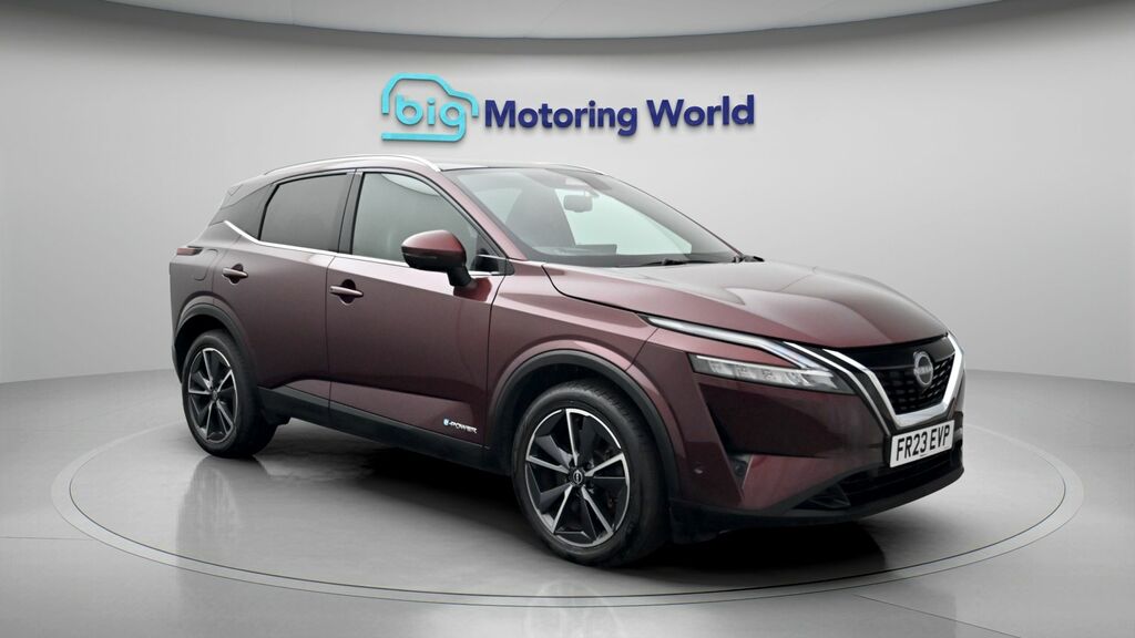 Nissan Qashqai Tekna Red