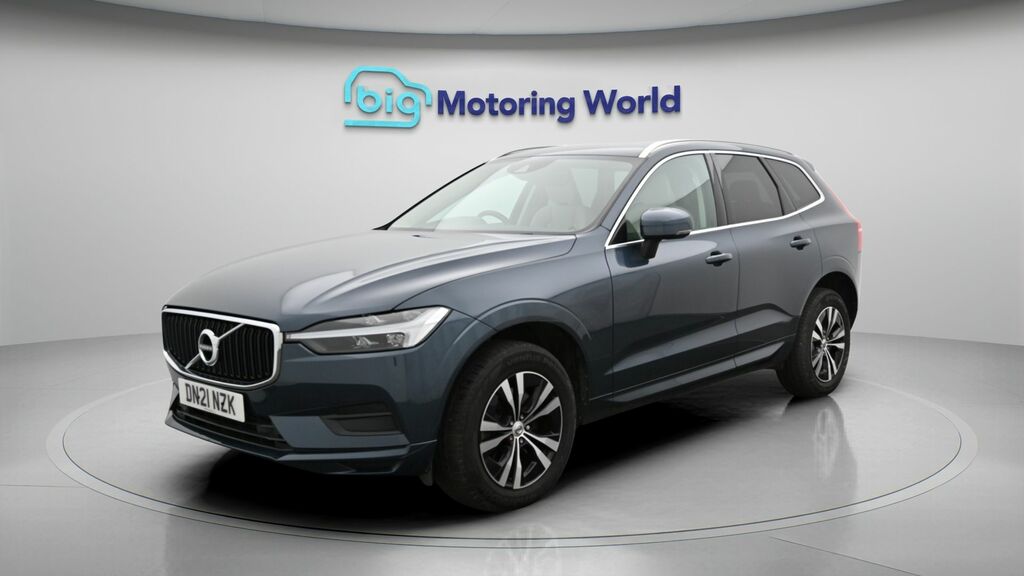 Volvo XC60 Momentum DN21NZK Blue #3