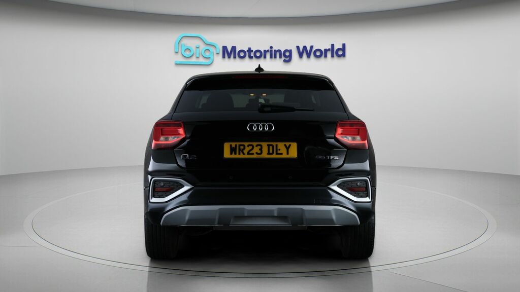 Audi Q2 Sport Black #6