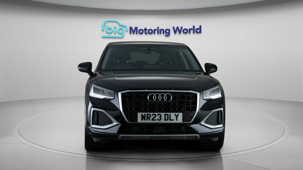 Audi Q2 Sport Black #2