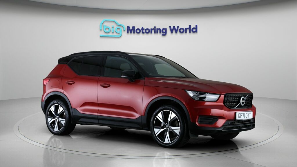 Volvo XC40 R-design Red