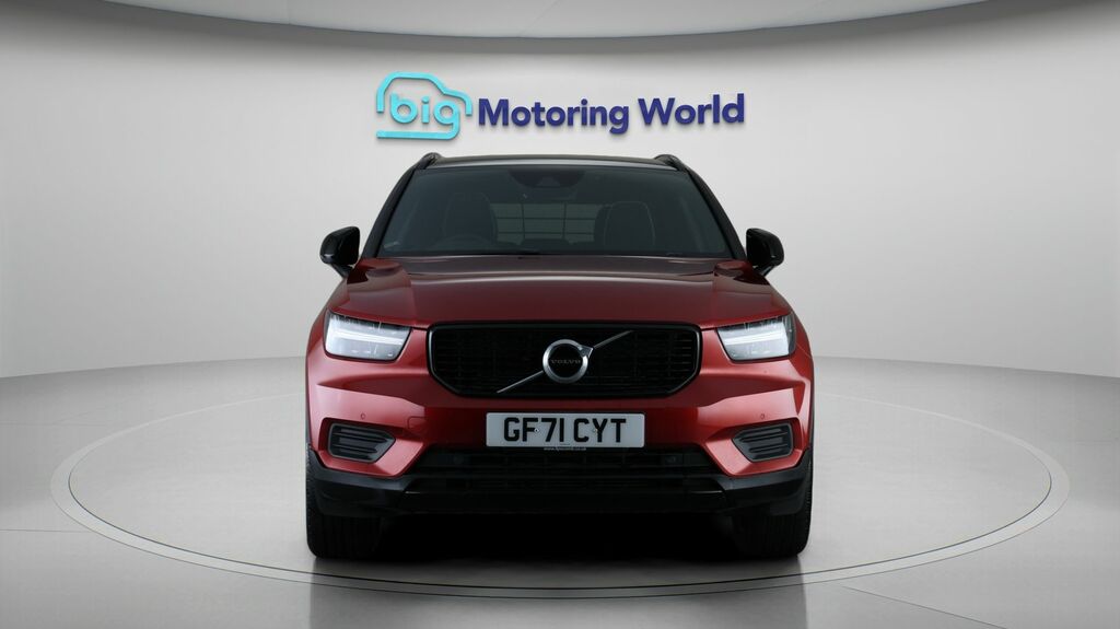 Volvo XC40 R-design GF71CYT Red #2