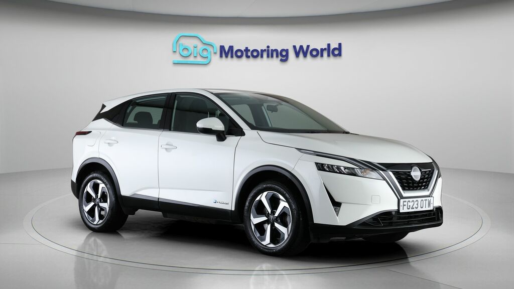Nissan Qashqai Acenta Premium White