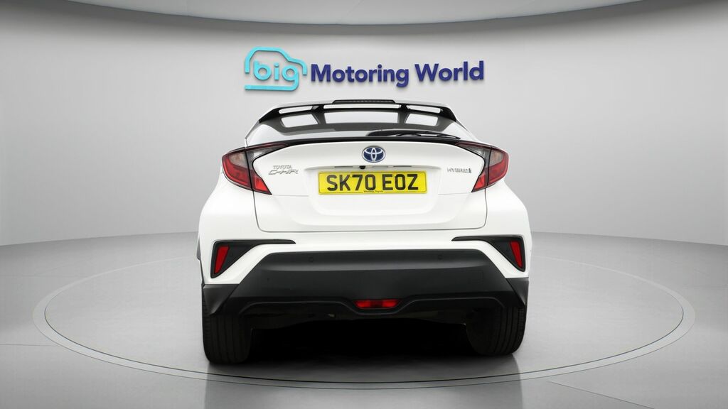 Toyota C-Hr Design White #6