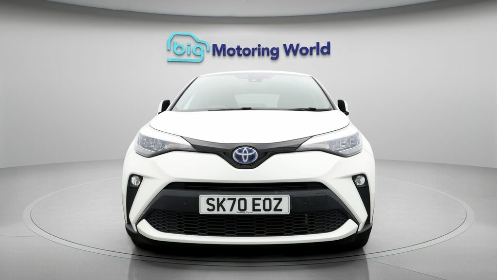 Toyota C-Hr Design White #2