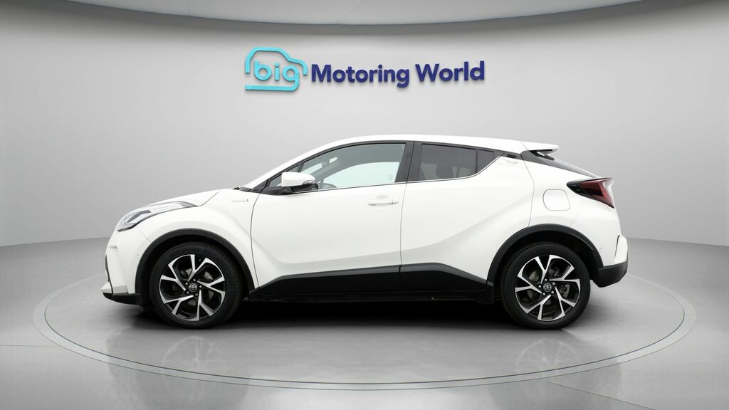 Toyota C-Hr Design White #4