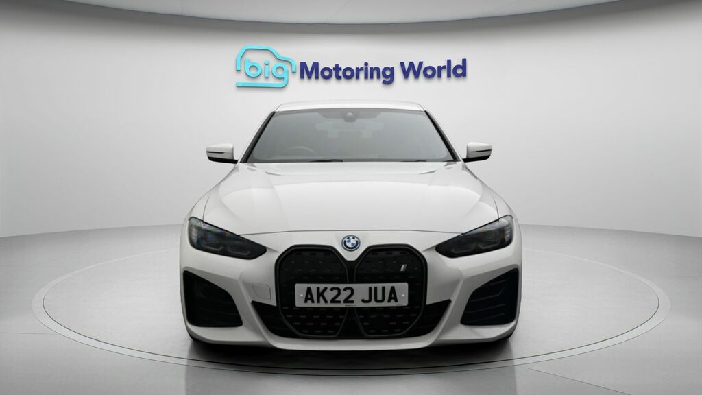 BMW i4 M Sport AK22JUA White #2