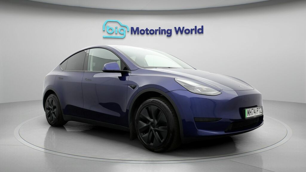 Tesla Model Y Long Range Blue