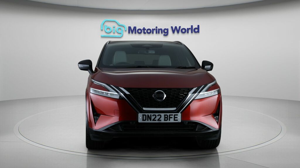 Nissan Qashqai Tekna Red #2